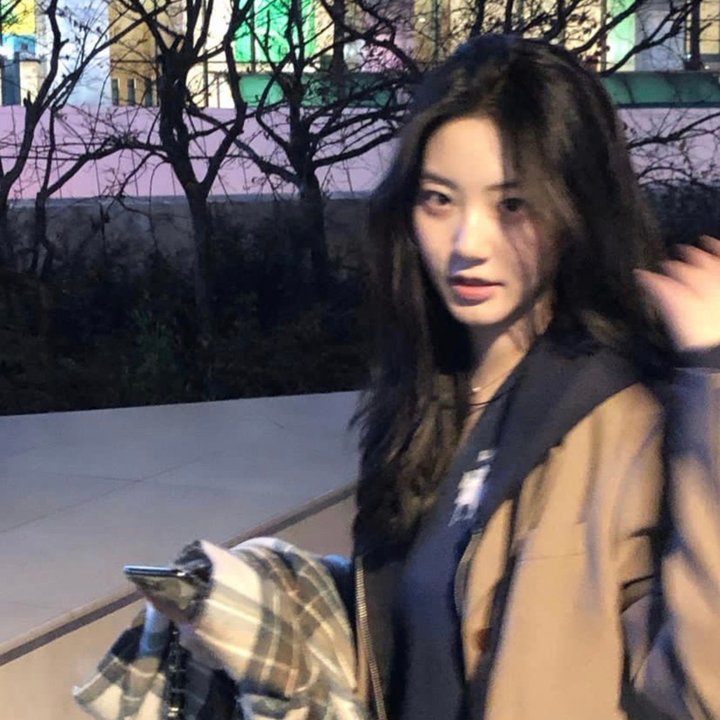 千钧。一发